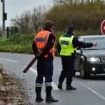 Contrôle routier de la police français pour tester CBD et conduite